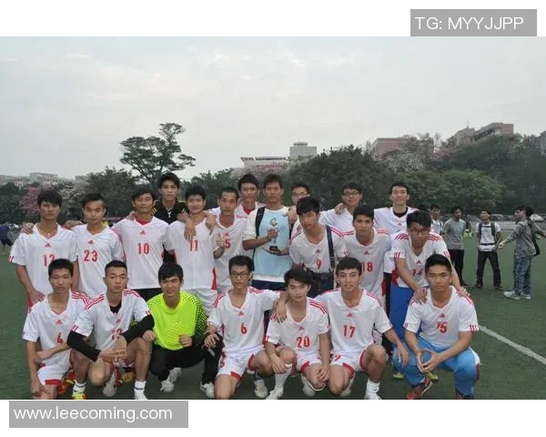 深圳足球队在足球战术排行榜中荣获第四名引发热议