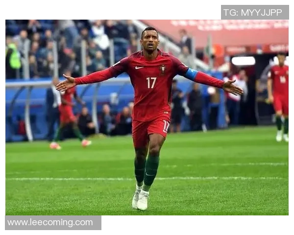 几代足球明星的辉煌历程与个人成就全景回顾 几代足球明星的辉煌历程与个人成就全景回顾